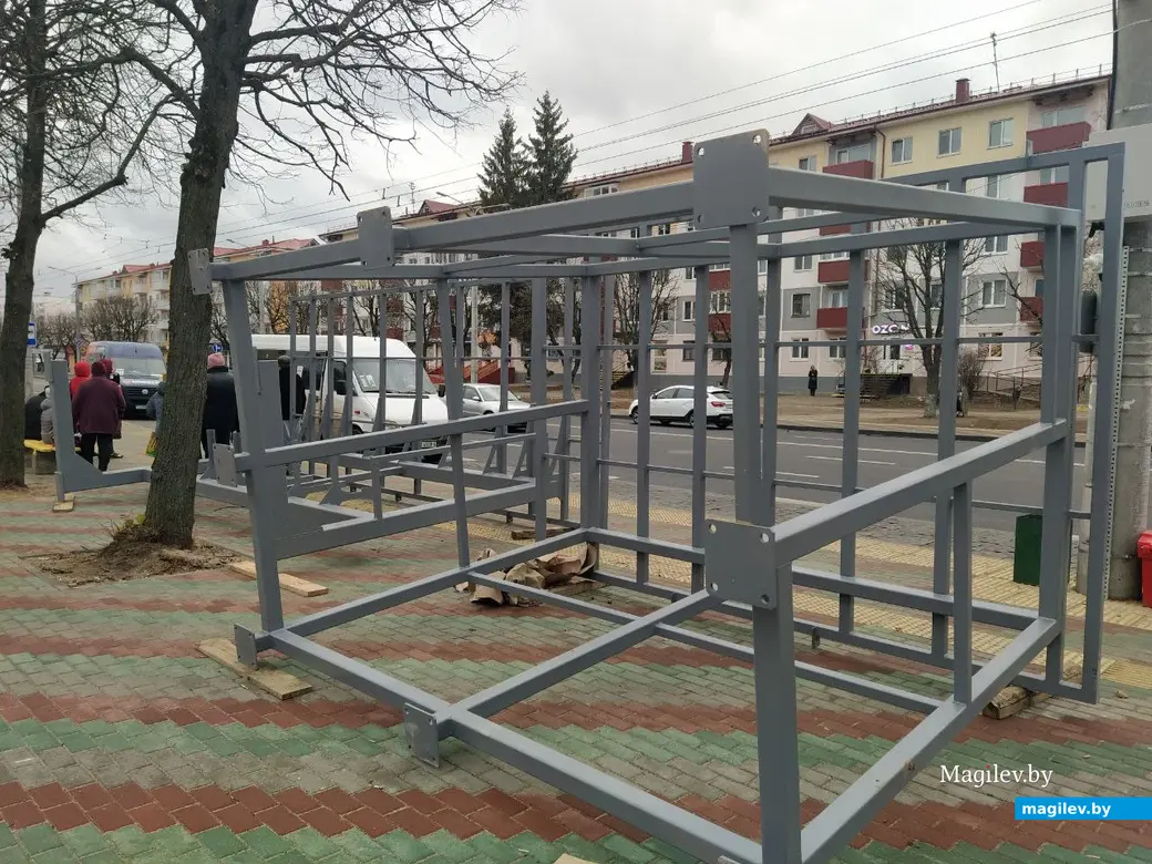 18 ноября. Могилев. Пушкинский проспект. Ремонт остановки.