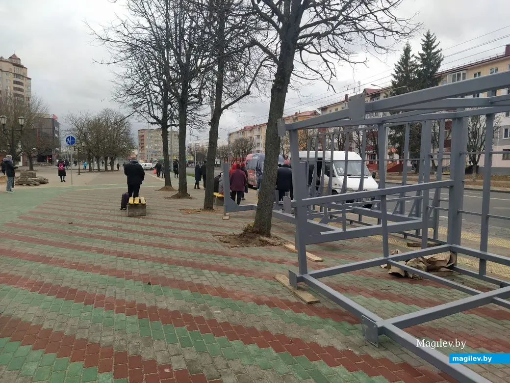 18 ноября. Могилев. Пушкинский проспект. Ремонт остановки.