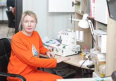 «Думаю, понадобится года два с половиной, чтоб начать зарабатывать». Как повар из Бобруйска начала шить одежду для детей