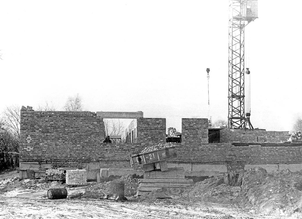 1980-е. Глуск. Строительство нового здания районной больницы. Фото из архива Игоря Кирина.