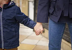 В Мозырском районе отец приковывал сына к батарее, чтобы тот не сбегал из дома и учил уроки