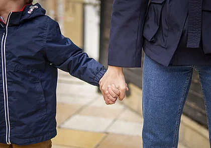 В Мозырском районе отец приковывал сына к батарее, чтобы тот не сбегал из дома и учил уроки