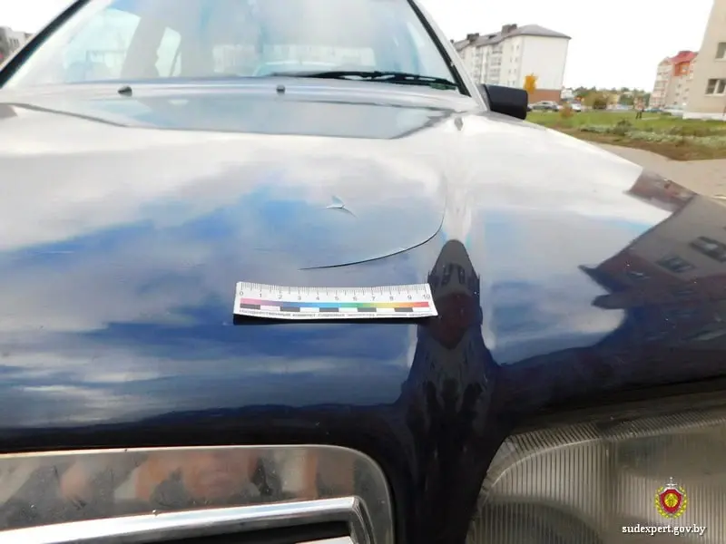 Осень 2024 г. Могилев. Мужчина из-за ссоры с супругой повредил тещин мерседес.