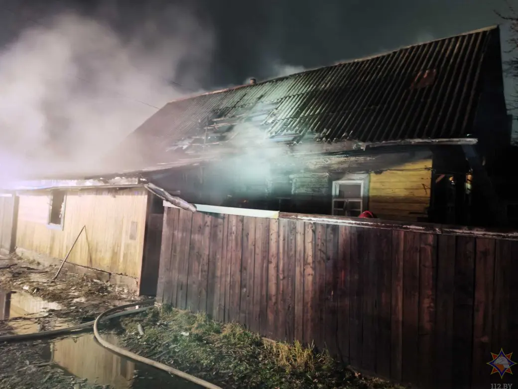 Могилев, 30 ноября 2024 года. Пожар в жилом доме на улице Гришина. Фото: МЧС.