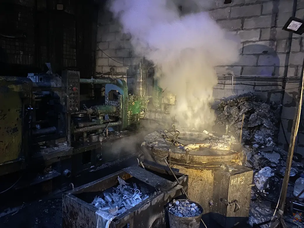 1 декабря 2024 года. Пожар на складе Минского инструментального завода. Фото: МЧС.