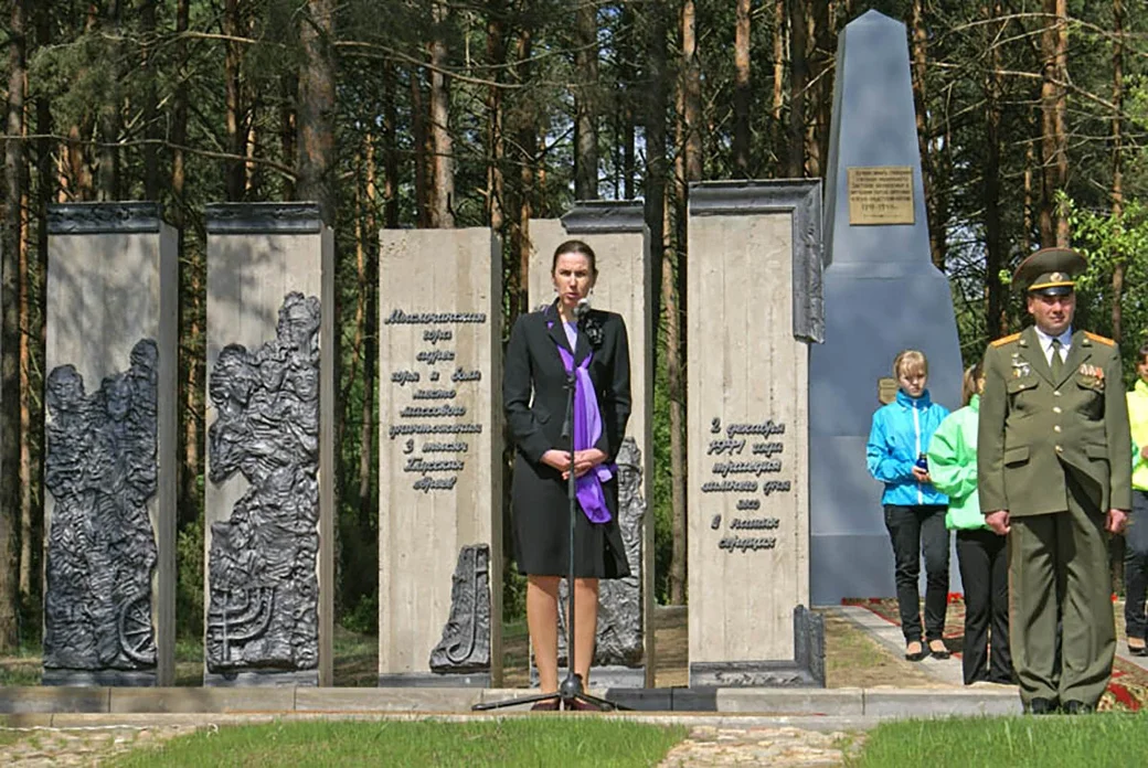Май 2010 года. Архитектор Галина Левина на открытии нового памятника на Мыслочанской горе. Фото