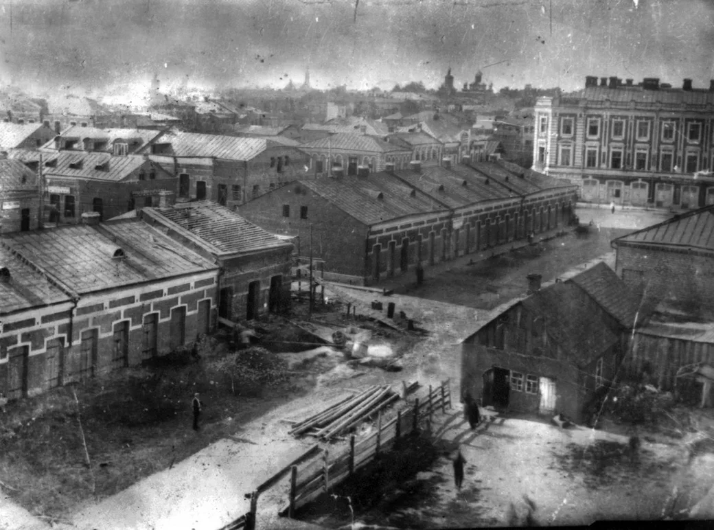 Начало 1900-х. Бобруйский рынок с высота птичьего полета. На заднем плане справа – гостиница