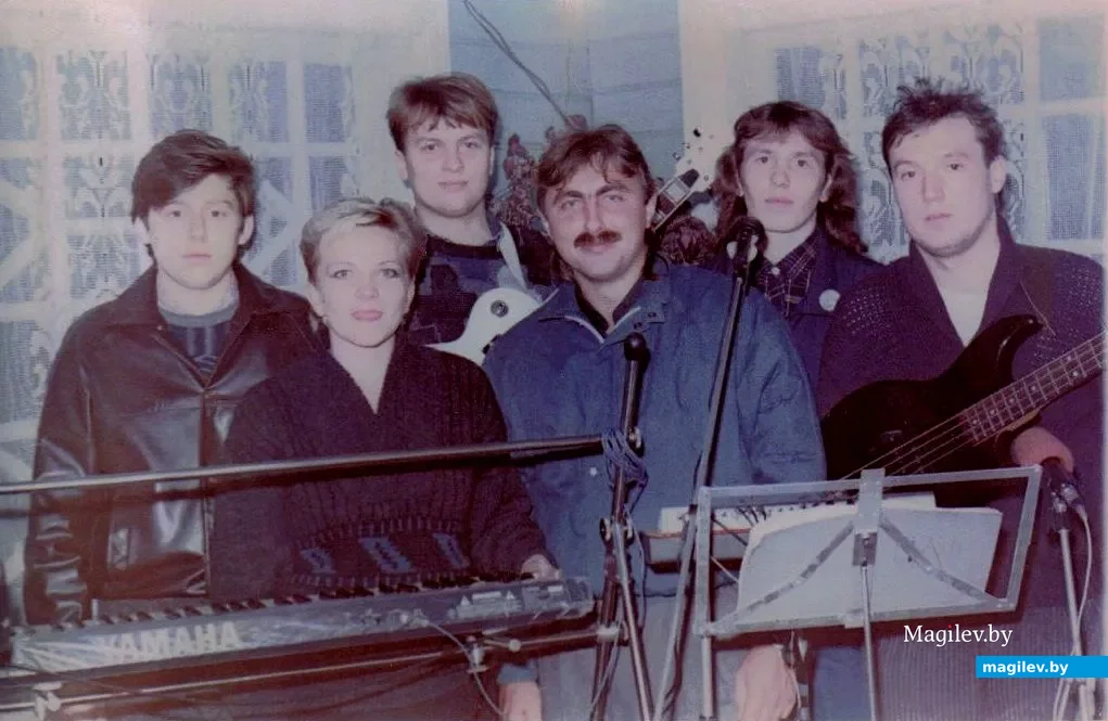 1990-е. Музыканты на свадьбе в Кировском районе.