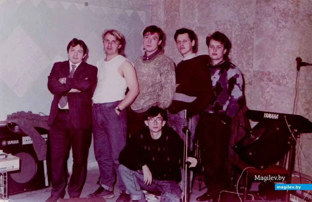 Конец 1990-х. На бобруйской свадьбе: ведущий Александр Кондаков, Олег Попович, Юрий Нарижный,