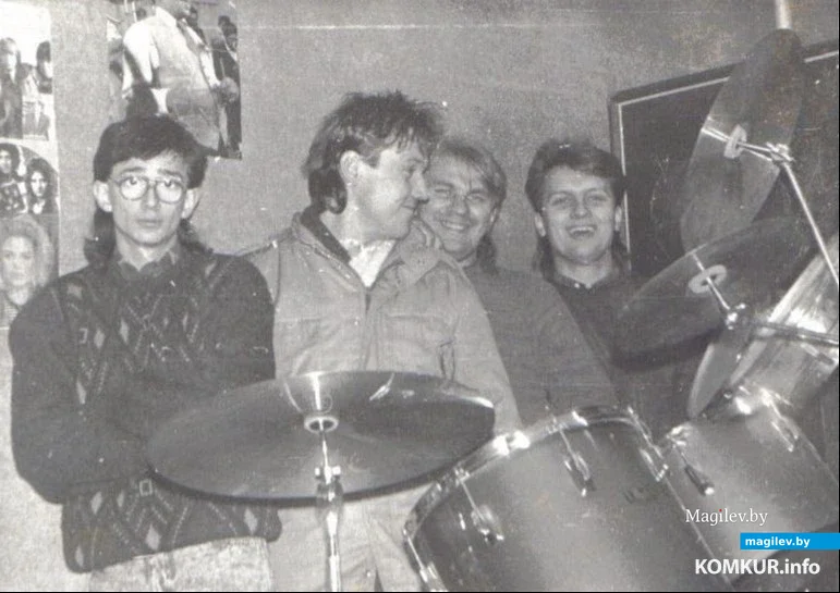 Конец 1980-х. На репетиции на заводе ТАиМ: Саша Рабкин, Юрий Нарижный, Олег Попович и Игорь