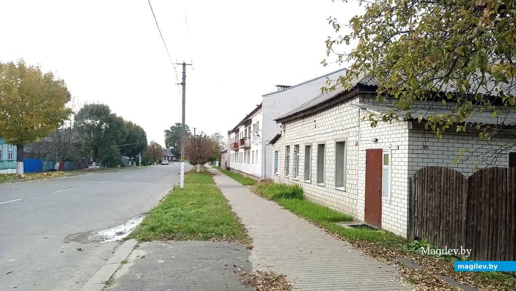 Октябрь 2024 года. Глуск, улица Социалистическая. Фото автора.