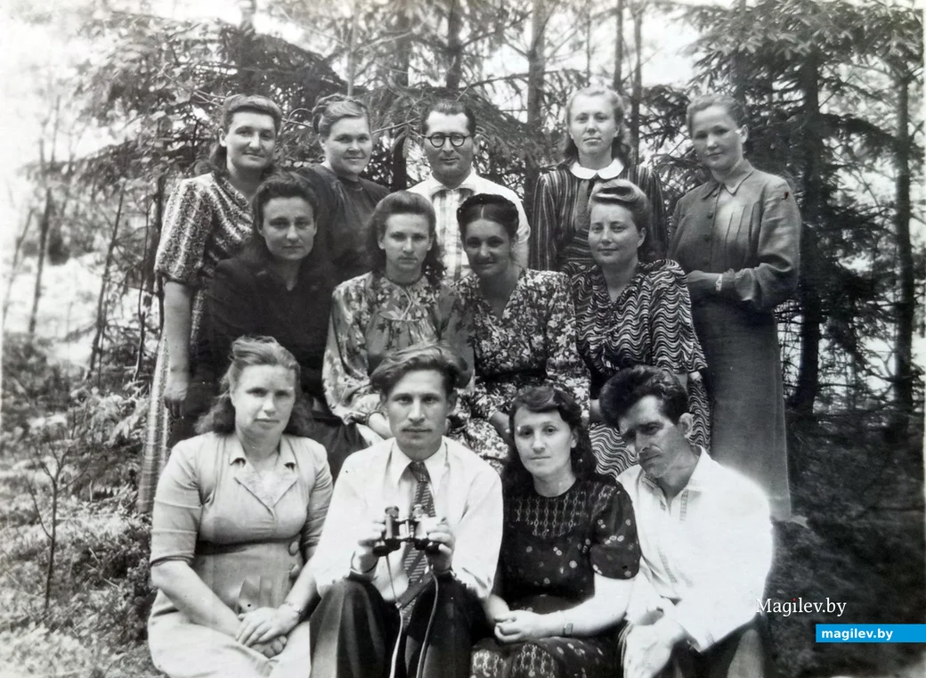 1950-е. Глуск. Коллектив детского дома. Фото из архива Наума Сандомирского.