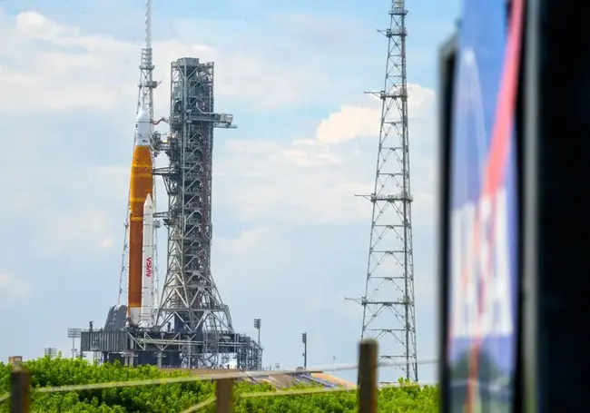 NASA отложило возвращение человека на Луну