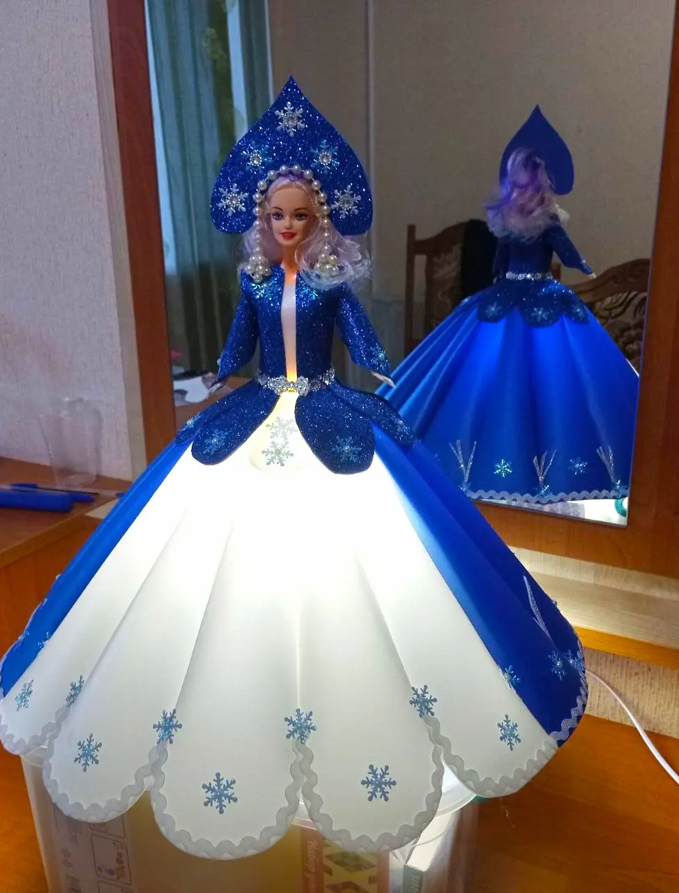 Светильник-кукла, созданная Ириной Глинковой.