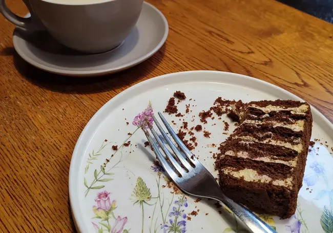 Без сахара, глютена и лактозы. Заглянули в кофейню «Сова», где завтраки подают весь день