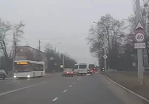 Водитель маршрутки в Бобруйске создал аварийную обстановку