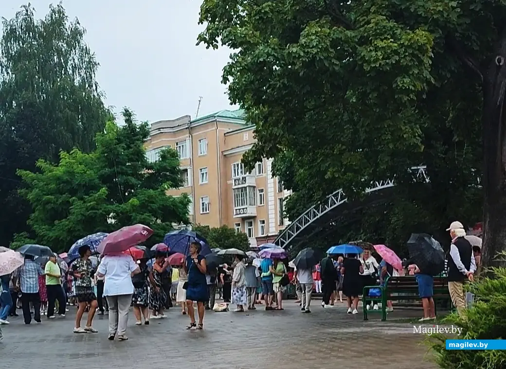 Лето 2024 года. Танцы у фонтана.