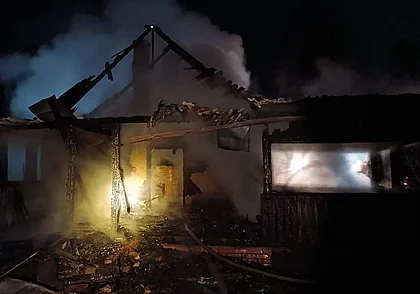 Два пенсионера погибли на пожаре в Чаусском районе (видео)