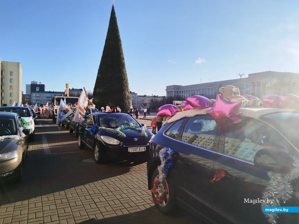 21.12.2024 г. Могилев. Новогодний автопарад «За рулем Дед Мороз»