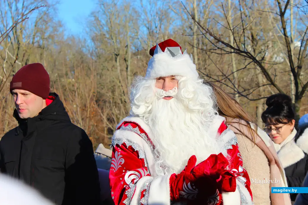 21 декабря 2024 года. Могилев. Парк Подниколья. Открытие резиденции Деда Мороза.