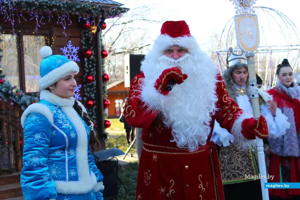 21 декабря 2024 года. Могилев. Парк Подниколья. Открытие резиденции Деда Мороза.