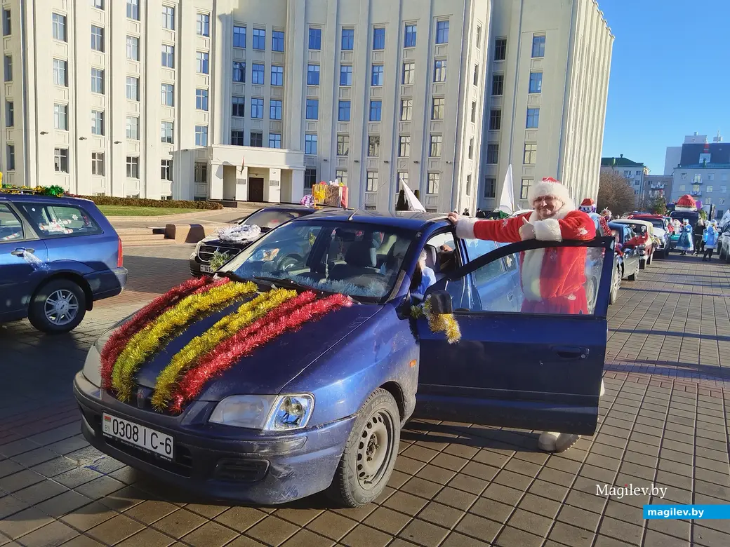 21.12.2024 г. Могилев. Новогодний автопарад «За рулем Дед Мороз»