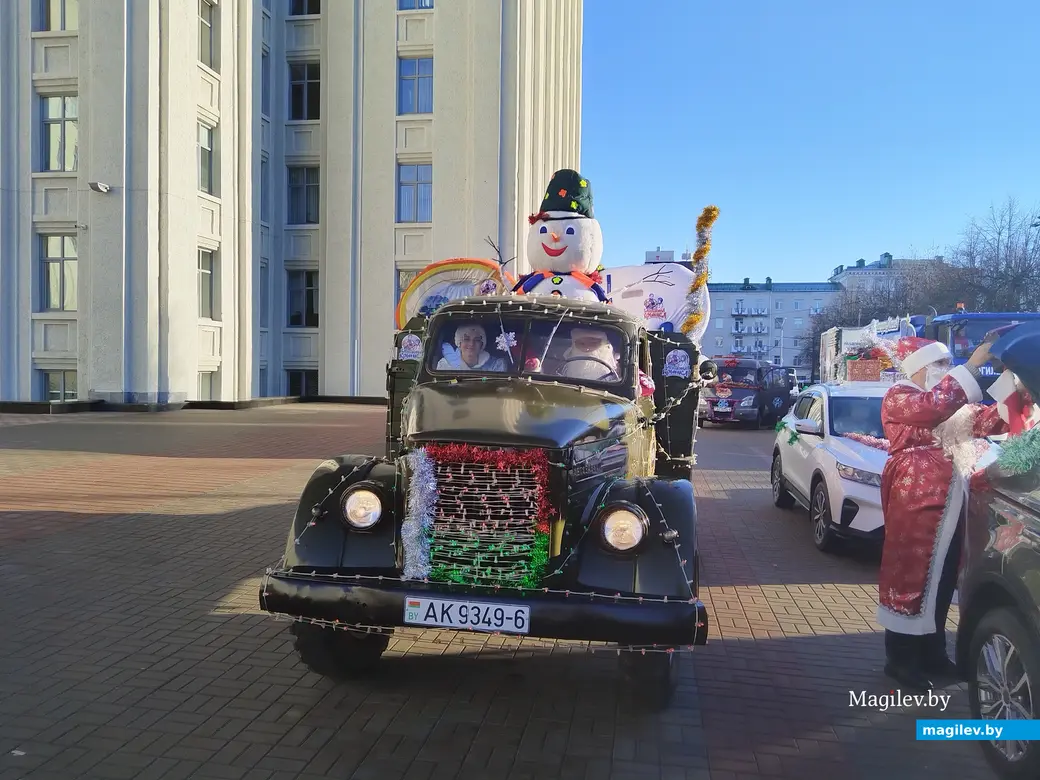 21.12.2024 г. Могилев. Новогодний автопарад «За рулем Дед Мороз»