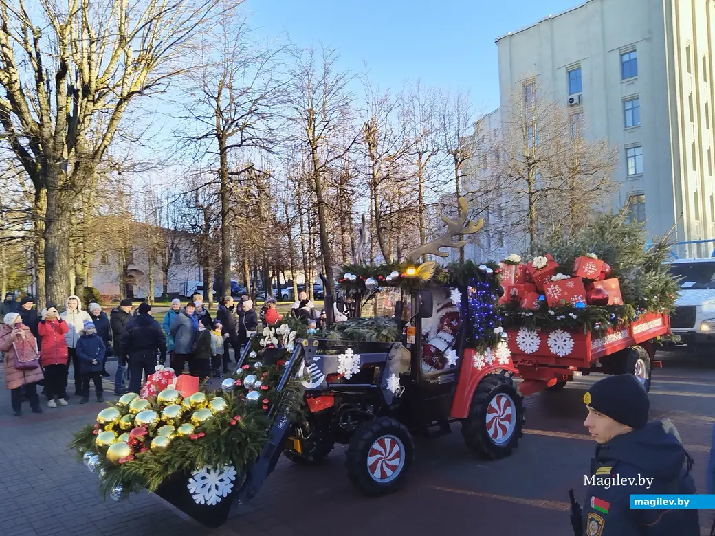 21.12.2024 г. Могилев. Новогодний автопарад «За рулем Дед Мороз»