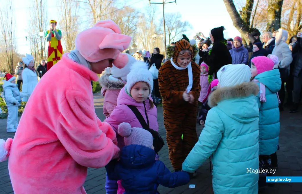 21 декабря 2024 года. Могилев. Парк Подниколья. Открытие резиденции Деда Мороза.