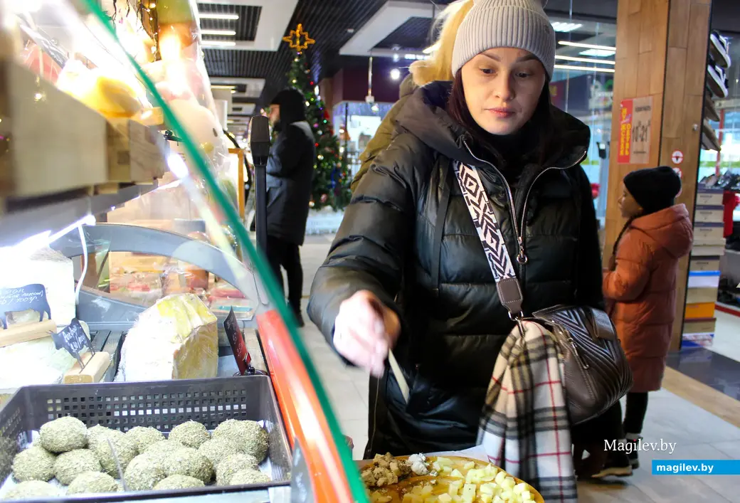 21 декабря 2024 года. Могилев. Выставка-ярмарка общественного объединения могилевских ремесленников «Шчырая Майстэрня».