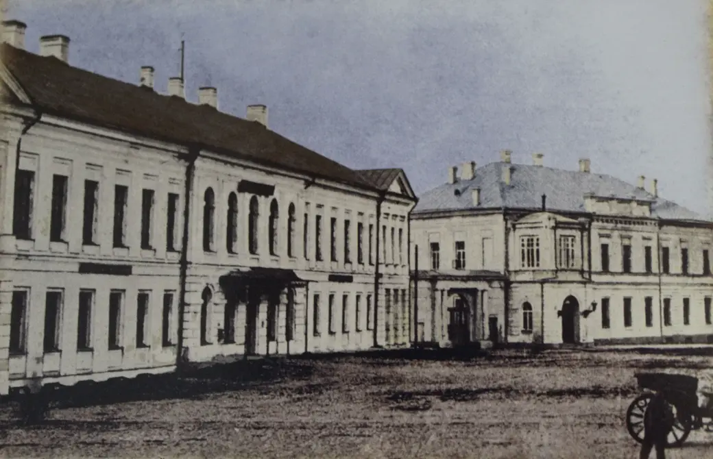 Могилев. Здания губернского правления и Дом губернатора. После 1917 года и до начала Великой Отечественной войны в здании губернского правления размещалсь местная