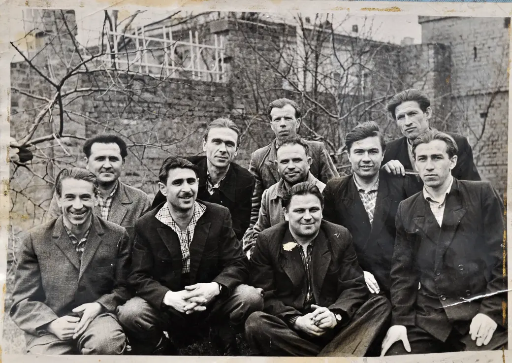 1960-79-е годы. Могилев. Михаил Вайман (второй слева) с бригадой.