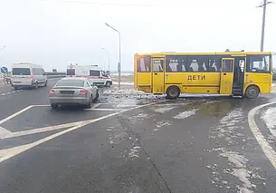 Школьный автобус столкнулся с Ауди в Слуцком районе. Дети не пострадали
