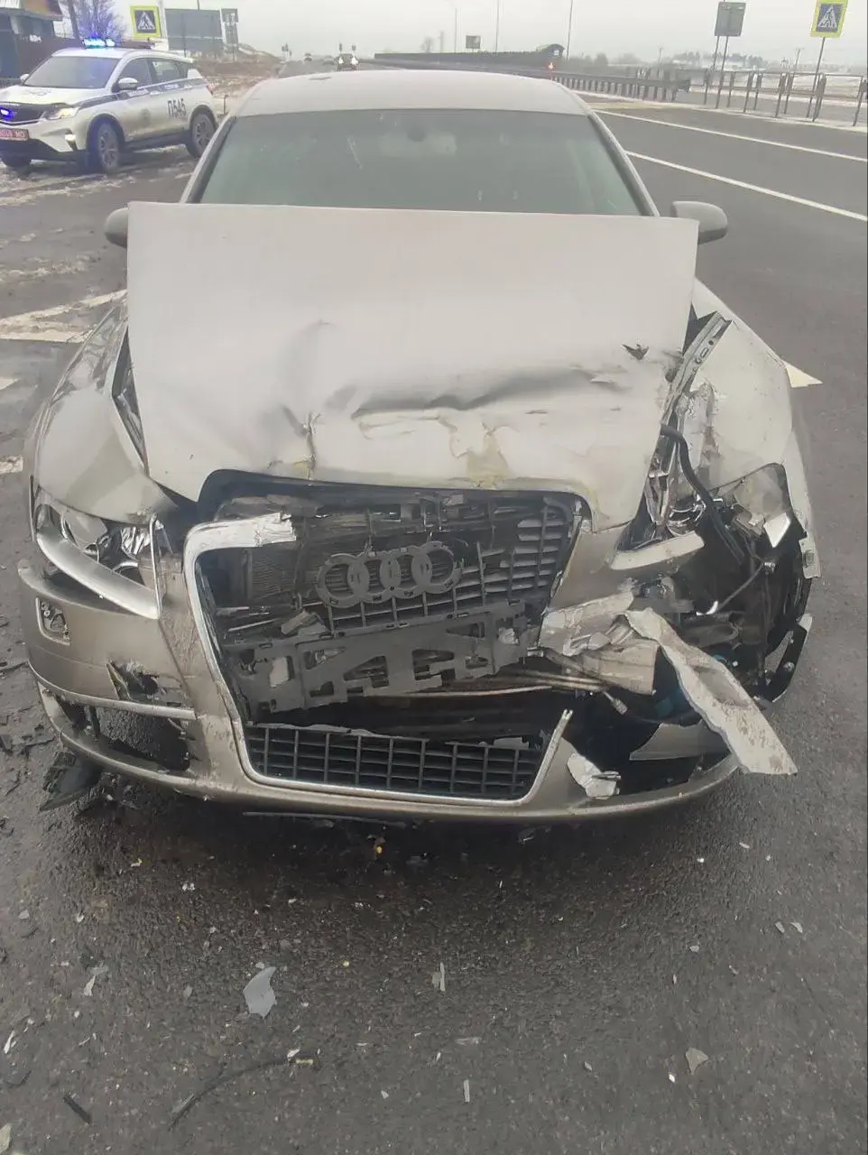 24 декабря 2024 года. Школьный автобус столкнулся с легковушкой в Слуцком районе. Фото: УВД Минского облисполкома.