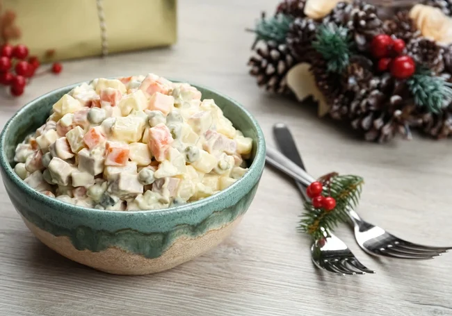 Как избежать пищевых отравлений за новогодним столом