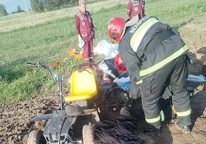 В Могилевском районе нога мужчины застряла в мотокультиваторе