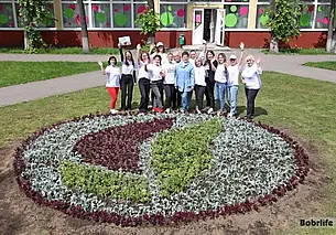 Две тысячи цветов: в Бобруйске появилась новая клумба. Фотофакт