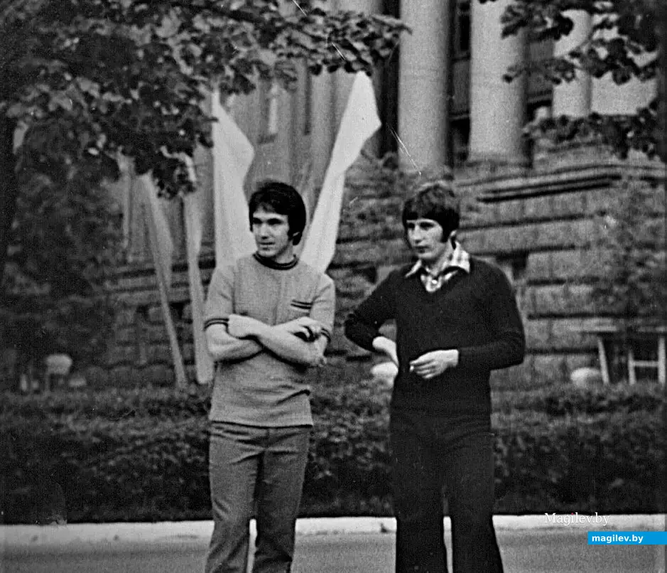 1970-е годы, Могилев, ММИ. Ваш покорный слуга и Серега Лосихин (слева).