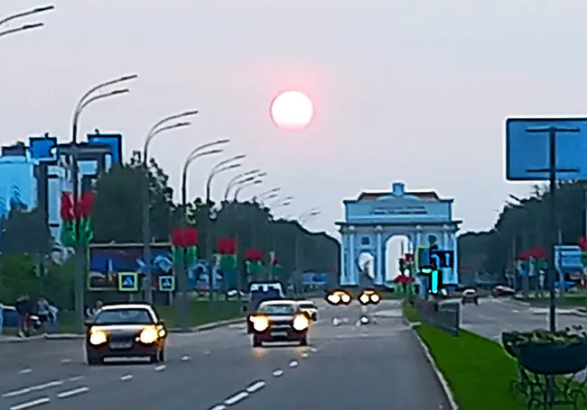 Заходящее Солнце над могилевской Казимировкой: все будет хорошо!