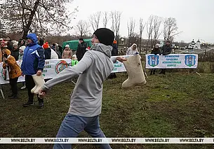 Первый чемпионат по метанию валенка прошел в Могилеве