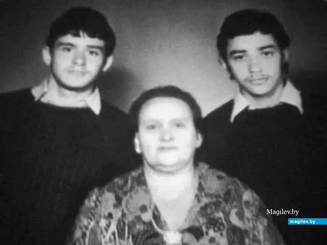 1970-е годы. Могилев. Братья Евгений (справа) и Михаил Берманы с мамой.