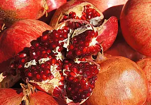 Как правильно есть гранат – с косточками или без