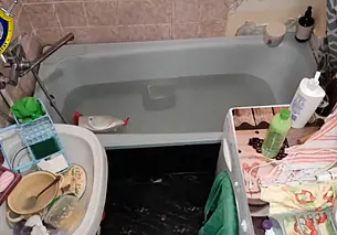 Минчанка принимала ванну с телефоном на подзарядке и погибла от удара током