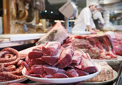 В Беларусь запретили ввозить мясо, молоко и сельхозживотных из Германии