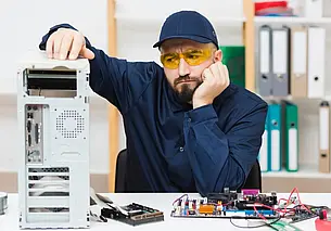 За ремонт компьютера пожилой могилевчанки мастер взял 2 5 тысячи рублей