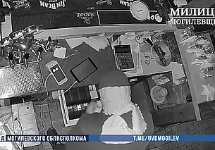 В Могилеве вор ночью забрался в кафе и украл из кассы выручку