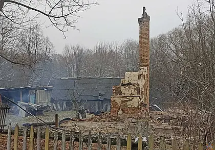 Пожилые супруги погибли на пожаре в Славгородском районе: от дома осталось только пепелище