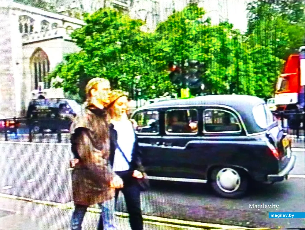 1998 год, Лондон. Электростанция Баттерси где-то неподалеку.