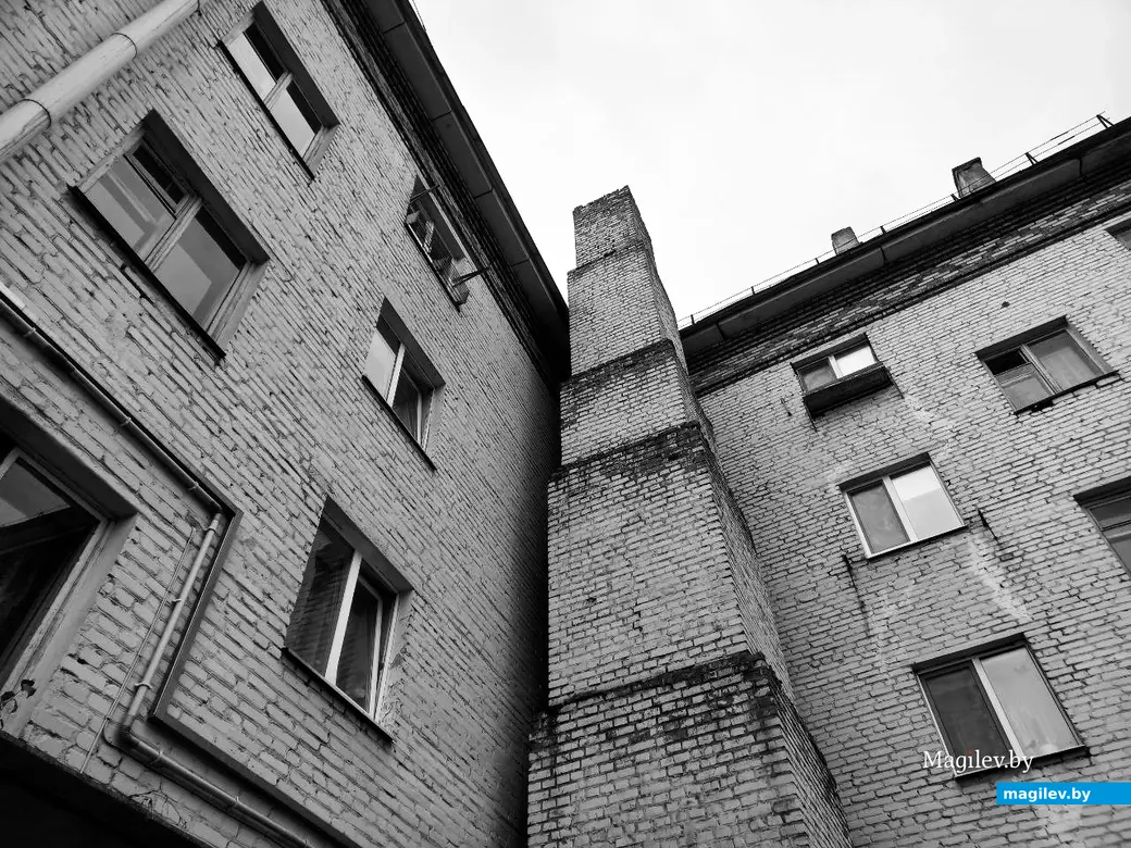 могилев, улица Лазаренко. Труба тамошней котельной (ныне не работает).