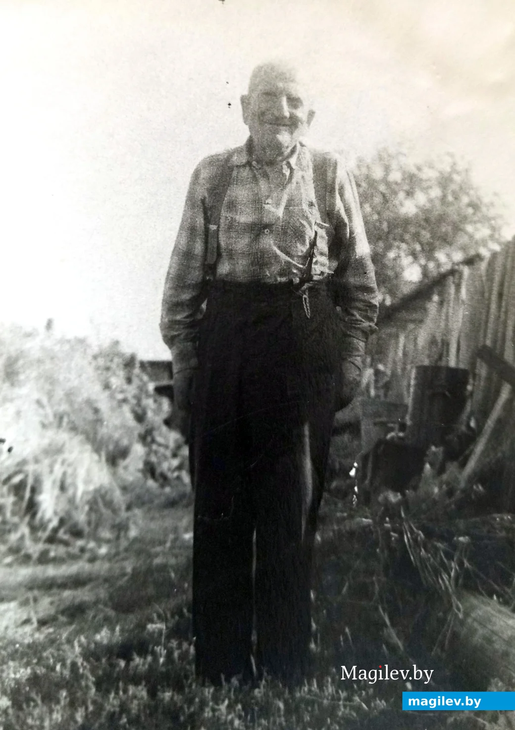 1960-е. Глуск. Мордух Эпштейн начинал работать в артели еще в 1930-е и в общей сложности отработал